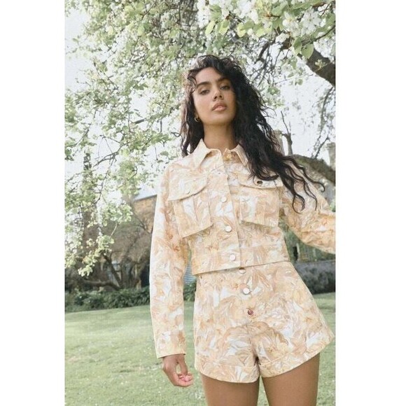 SIGNIFICANT OTHER Jean Shorts LENNY Biscuit Tapestry NWT MRP $199 Womens Size 2 - Picture 5 of 10